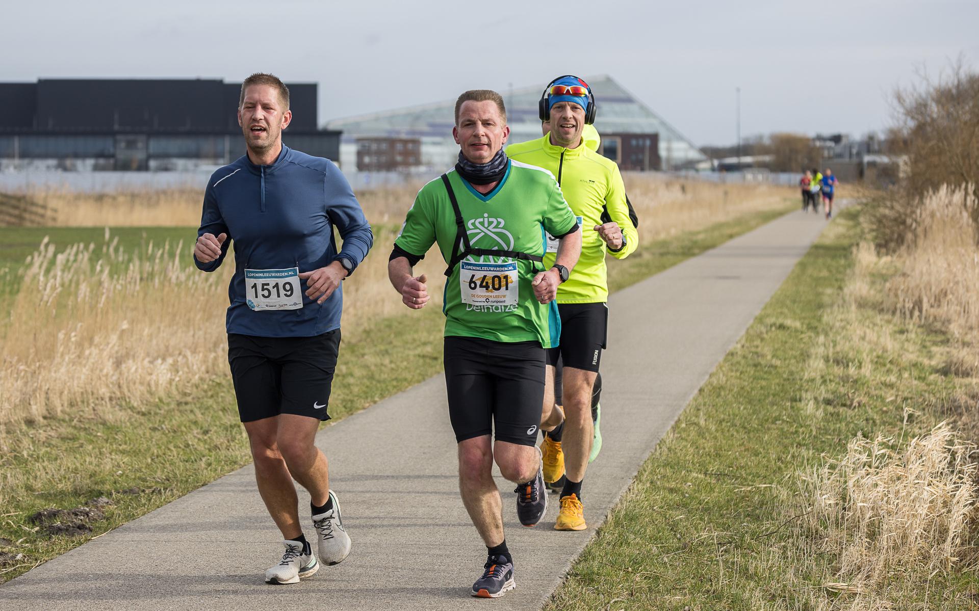 Loop Leeuwarden-Marsum-Leeuwarden met pittige windvlagen: 'Elementen trotseren om prestatie te lever