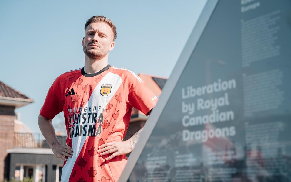 Het speciale shirt dat SC Cambuur woensdag presenteerde.