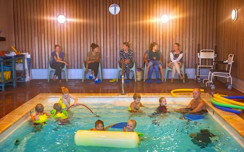 Onder andere zwemschool De Badmeester maakt gebruik van het zwembad in Leppehiem.