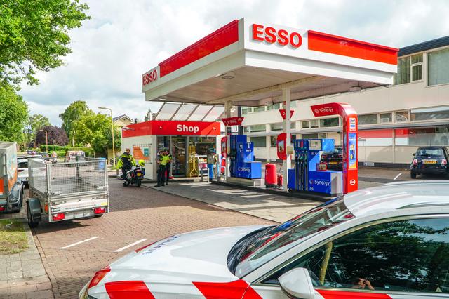 Verdachte (18) van overval met broodmes op tankstation in Heerenveen blijft langer vast