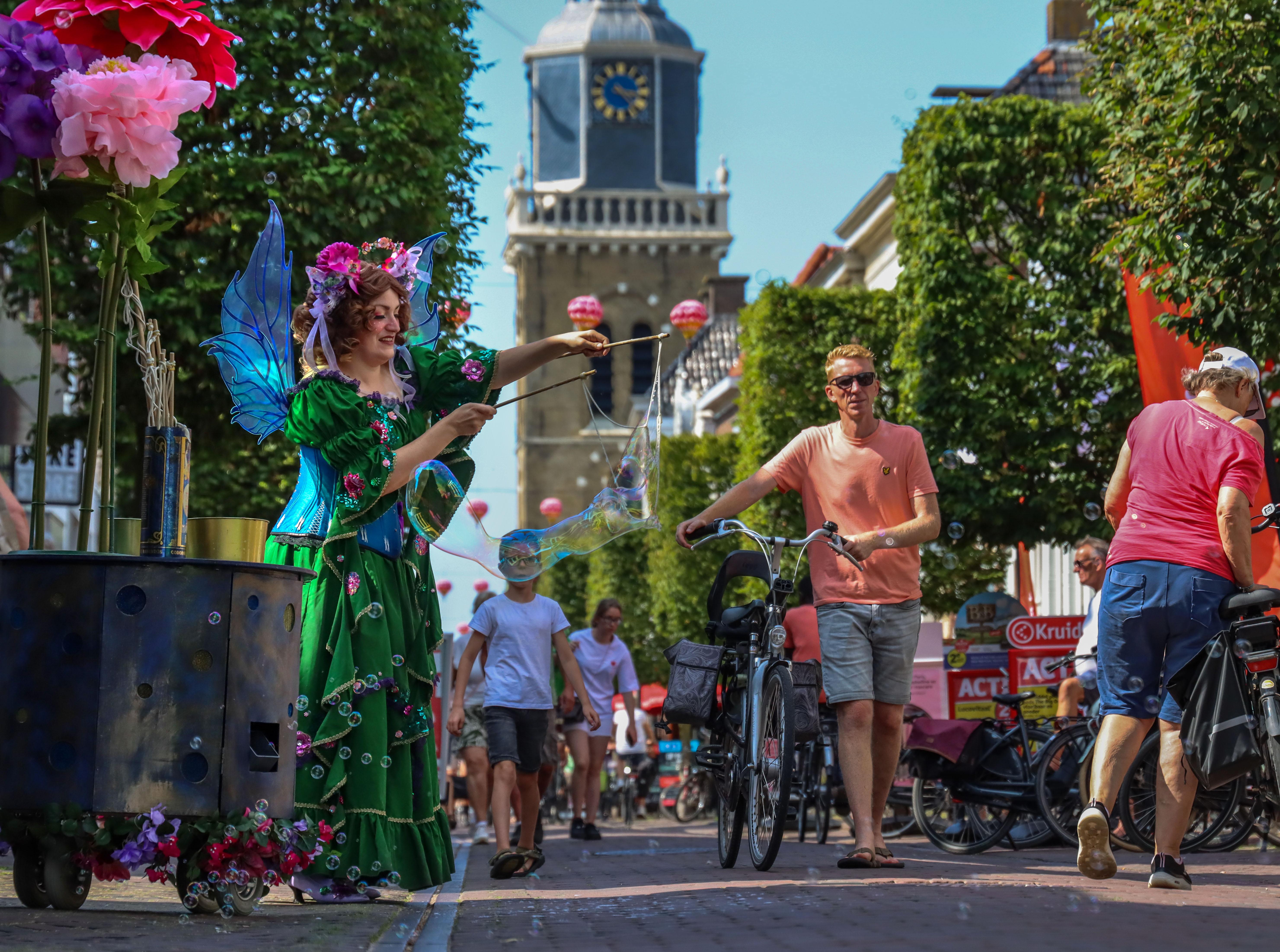 Terugkeer Joure Swingt maakt organisator Marco Remery blij. ‘Sa’n soad minsken wiene oan it dûnsjen,