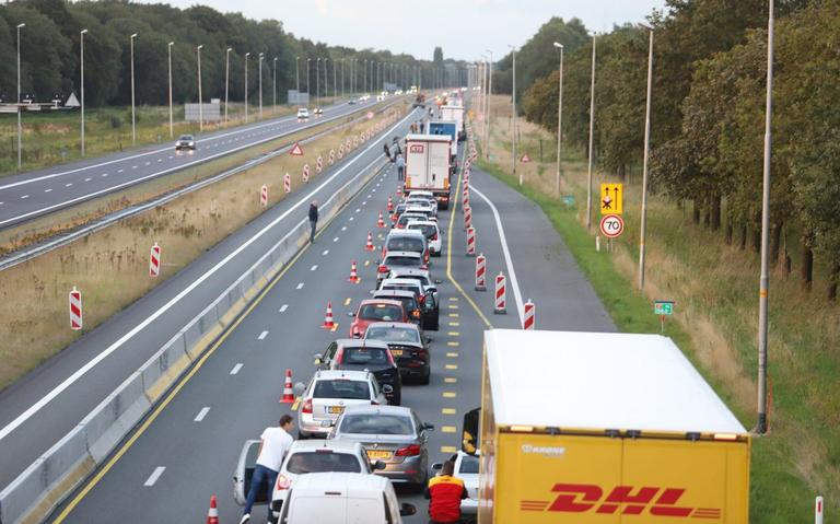 A7 afgesloten vanwege ongeval met vrachtwagen bij Beetsterzwaag. A7 afgesloten vanwege ongeval met vrachtwagen bij Beetsterzwaag.