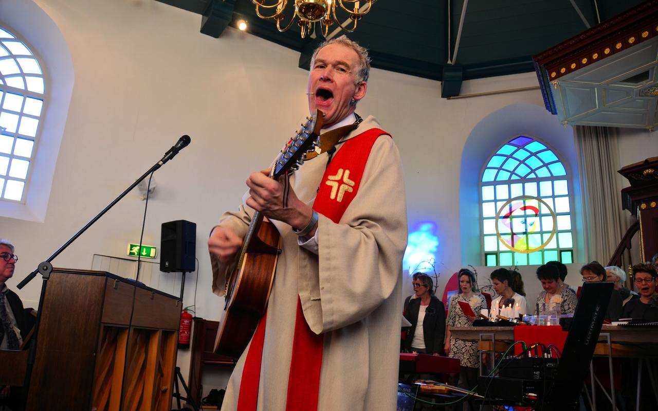 Gerard Rinsma tijdens een Top 2000-kerkdienst in de Agneskerk in Goutum, december 2015. Foto Wim Schrijver Gerard Rinsma tijdens een Top 2000-kerkdienst in de Agneskerk in Goutum, december 2015. Foto Wim Schrijver