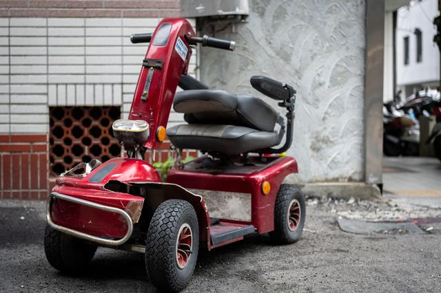Mannen (38 en 43) uit Sneek stelen scootmobiel. ‘Ik wilde hem verkopen’