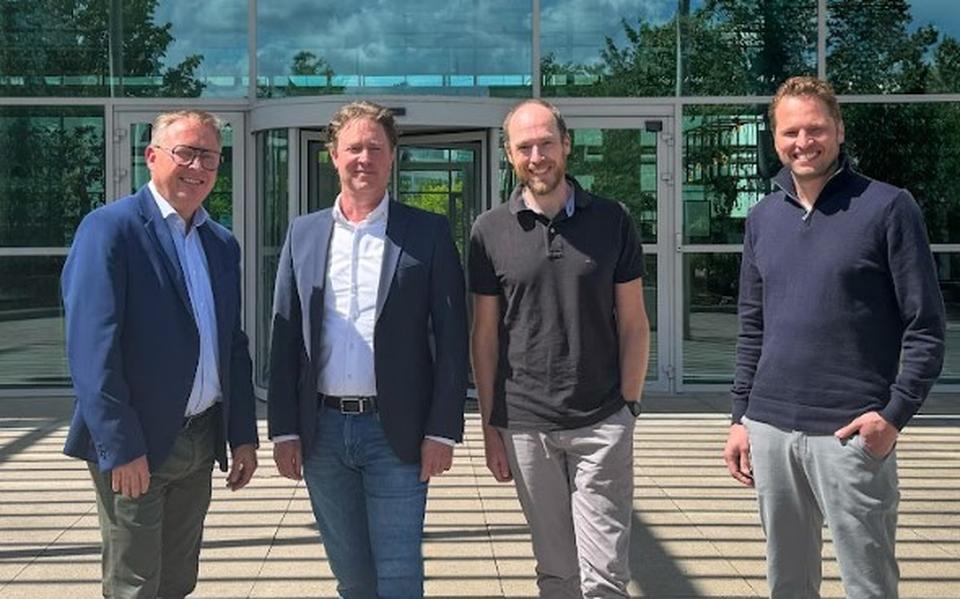 Van links naar rechts Carlo van der Weg (Credion), Arjan Buis (Capsearch), Jaap Kabbedijk (Credion) en Max Henny (Capsearch).