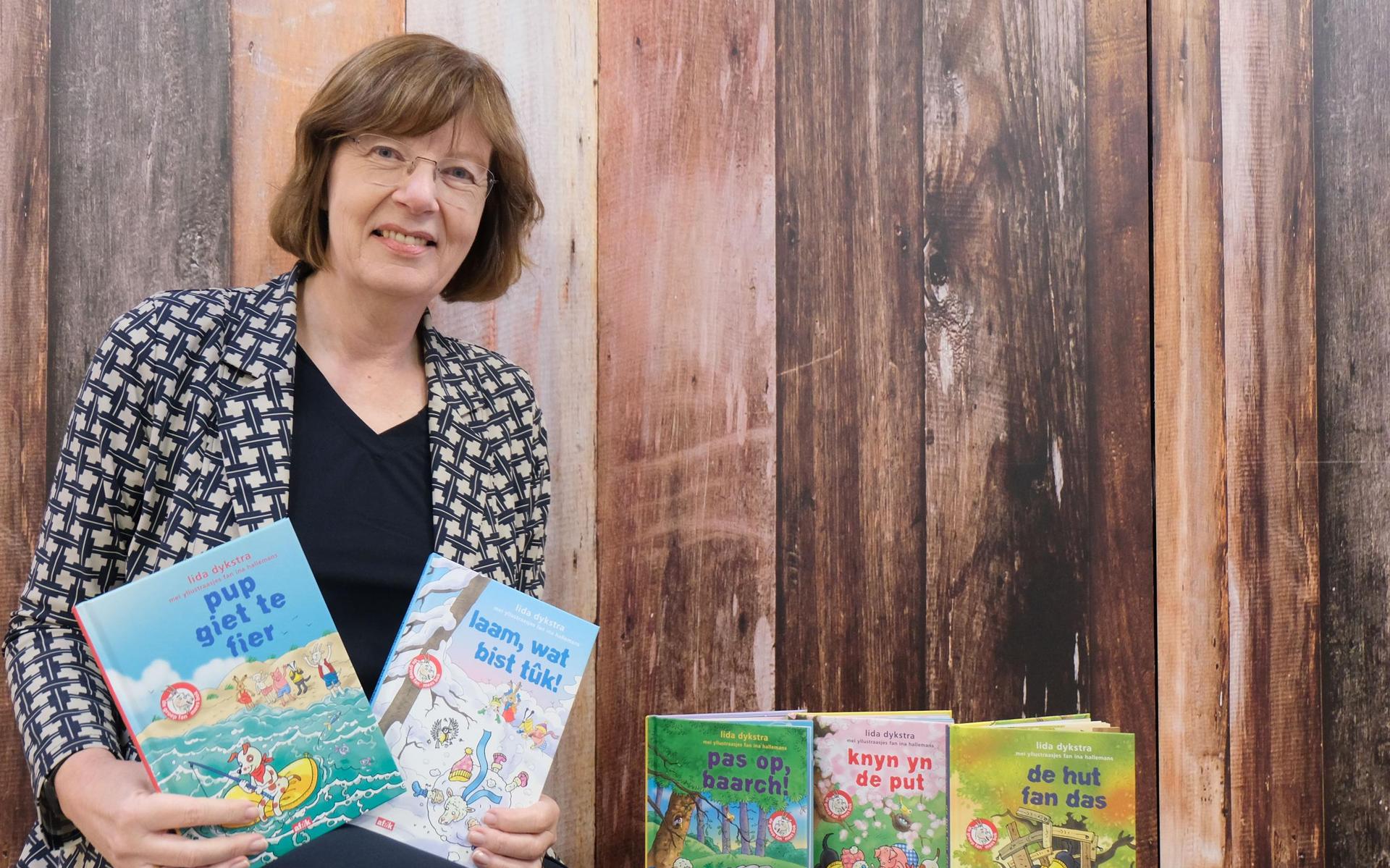 Boek gepresenteerd in De Oanrin Twijzel