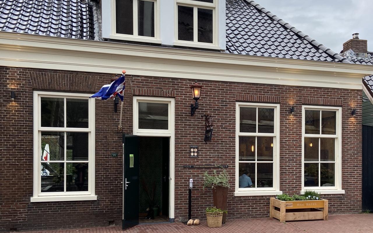 Oan Tafel in Wergea. Oan Tafel in Wergea.