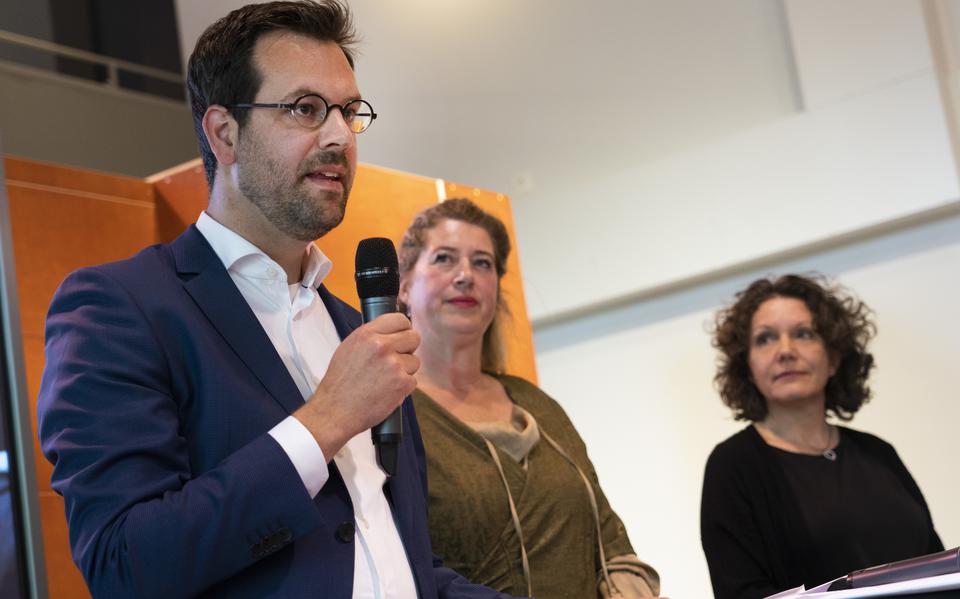 Evert Stellingwerf en Nathalie Kramers zijn de nieuwe GroenLinks wethouders. Femke Molenaar (midden) is fractievoorzitter van de partij. 