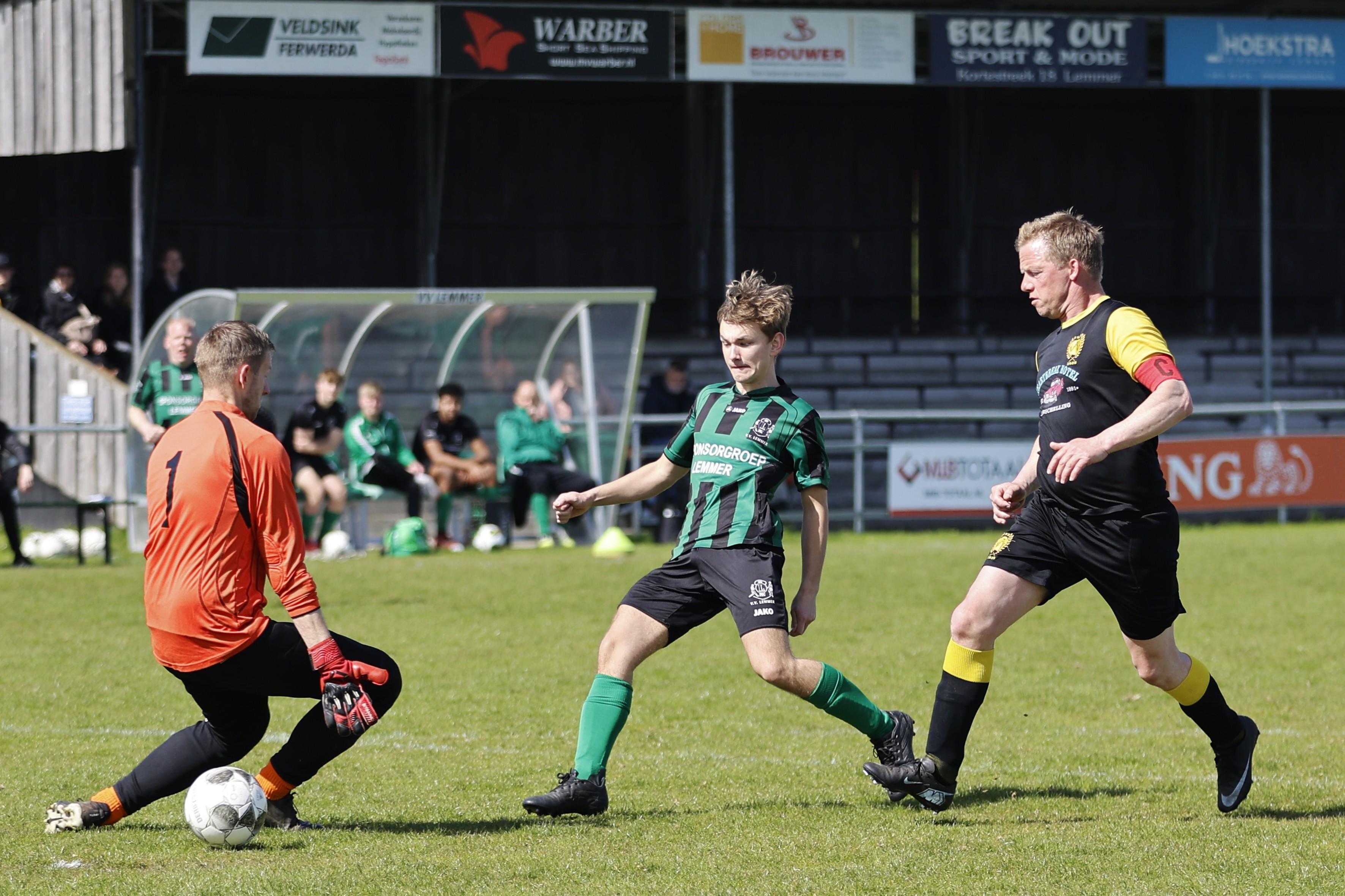 Dubbel gevoel bij Lemmer ondanks gigantische zege tegen AVV. 'Het zal even slikken zijn'