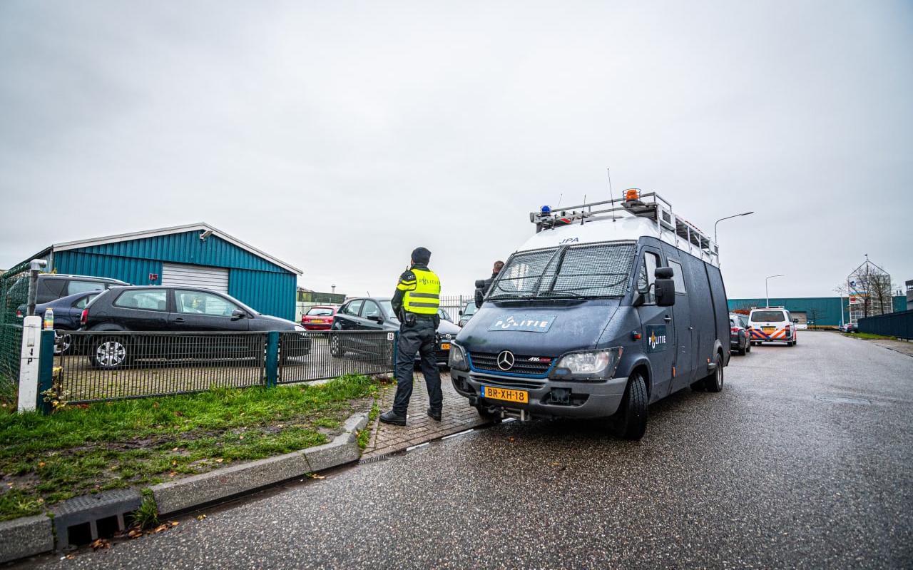 De politie-inval op 1 december 2020. De politie-inval op 1 december 2020.