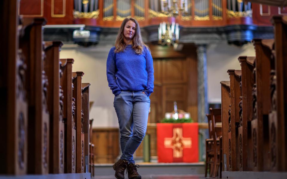 Marije Hage is voorganger in de Sint Piterkerk in Grou: ,,Hoe kun je als kerk naar buiten gaan, dat vind ik een belangrijke vraag."