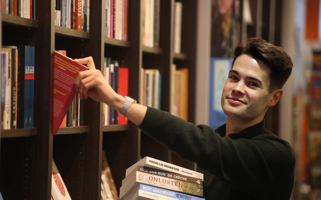 Tim Helderman in boekhandel Van der Velde.