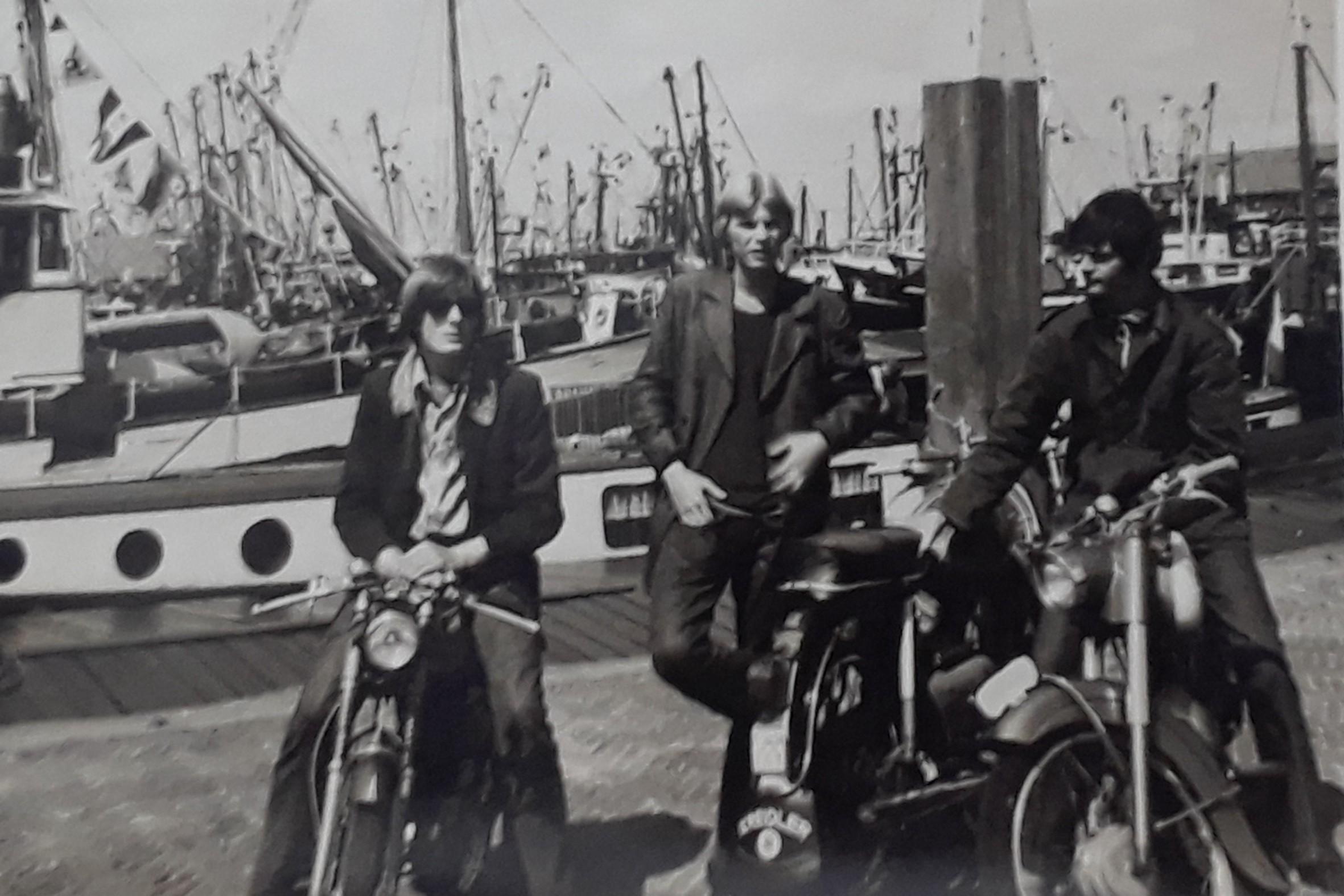 Oude brommers zijn jeugdsentiment - Leeuwarder Courant