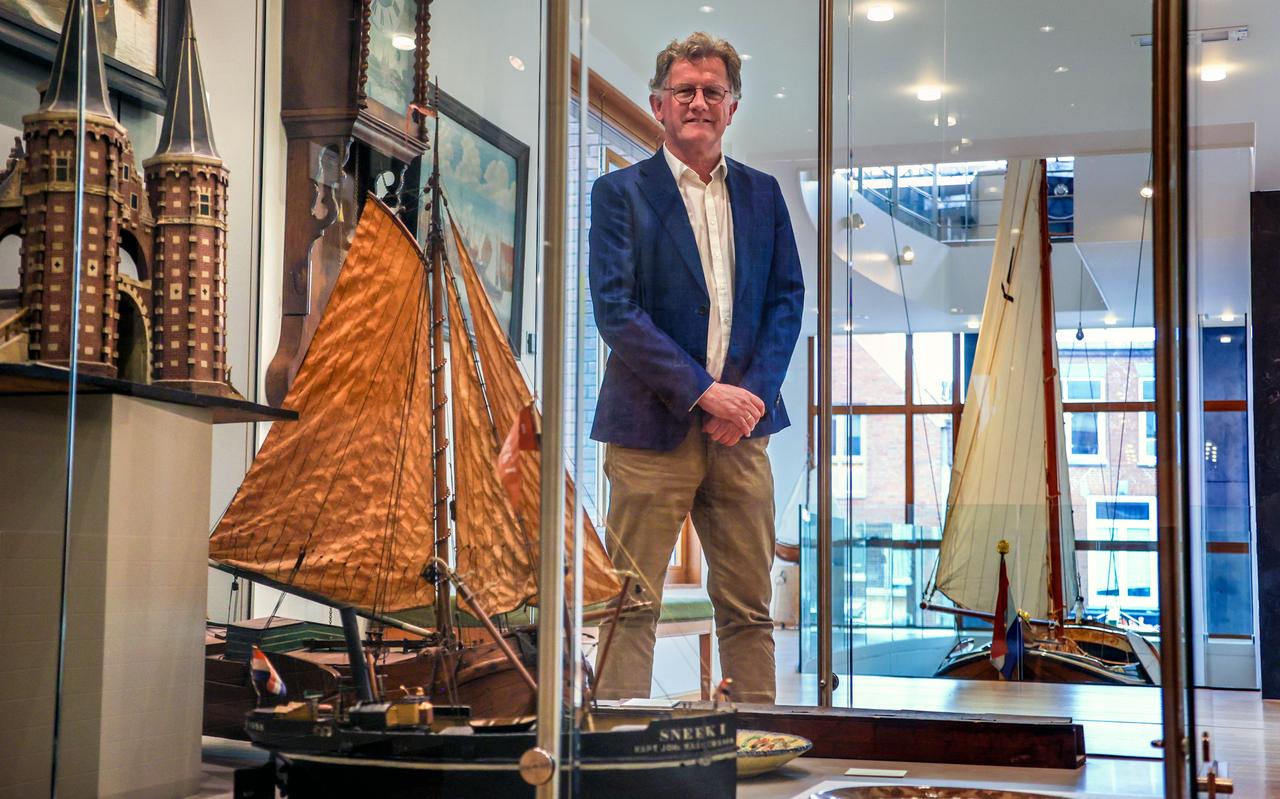 Meindert Seffinga neemt afscheid als directeur van het Fries Scheepvaartmuseum. Meindert Seffinga neemt afscheid als directeur van het Fries Scheepvaartmuseum.