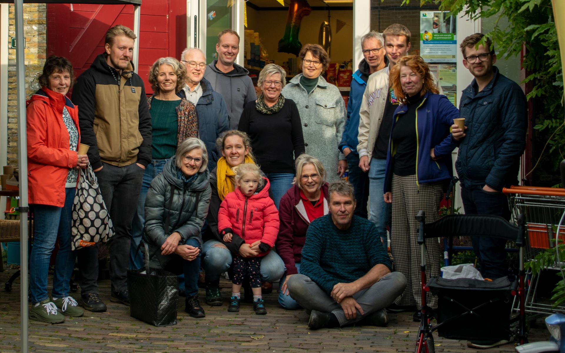 Coöperatieve dorpswinkel By de Toer viert eerste verjaardag. Aldeboarn viert feest