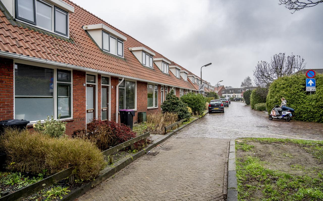 Het energielabel van deze huizen aan de Leeuwarder Van Loonstraat is kortgeleden opgekrikt naar niveau B. Het energielabel van deze huizen aan de Leeuwarder Van Loonstraat is kortgeleden opgekrikt naar niveau B.