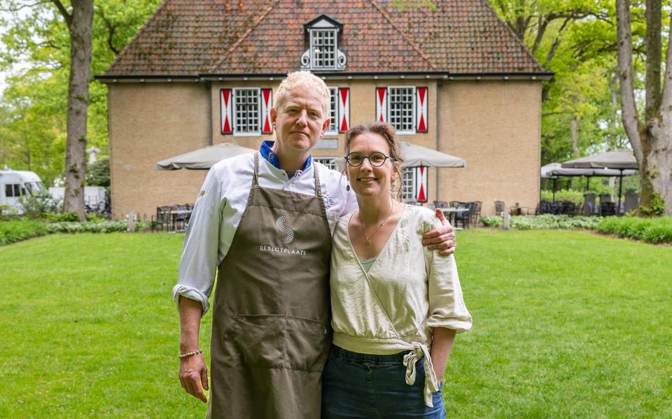 Mieke Rijnbeek en Jouke-Piet Drijfhout voor De Slotplaats.