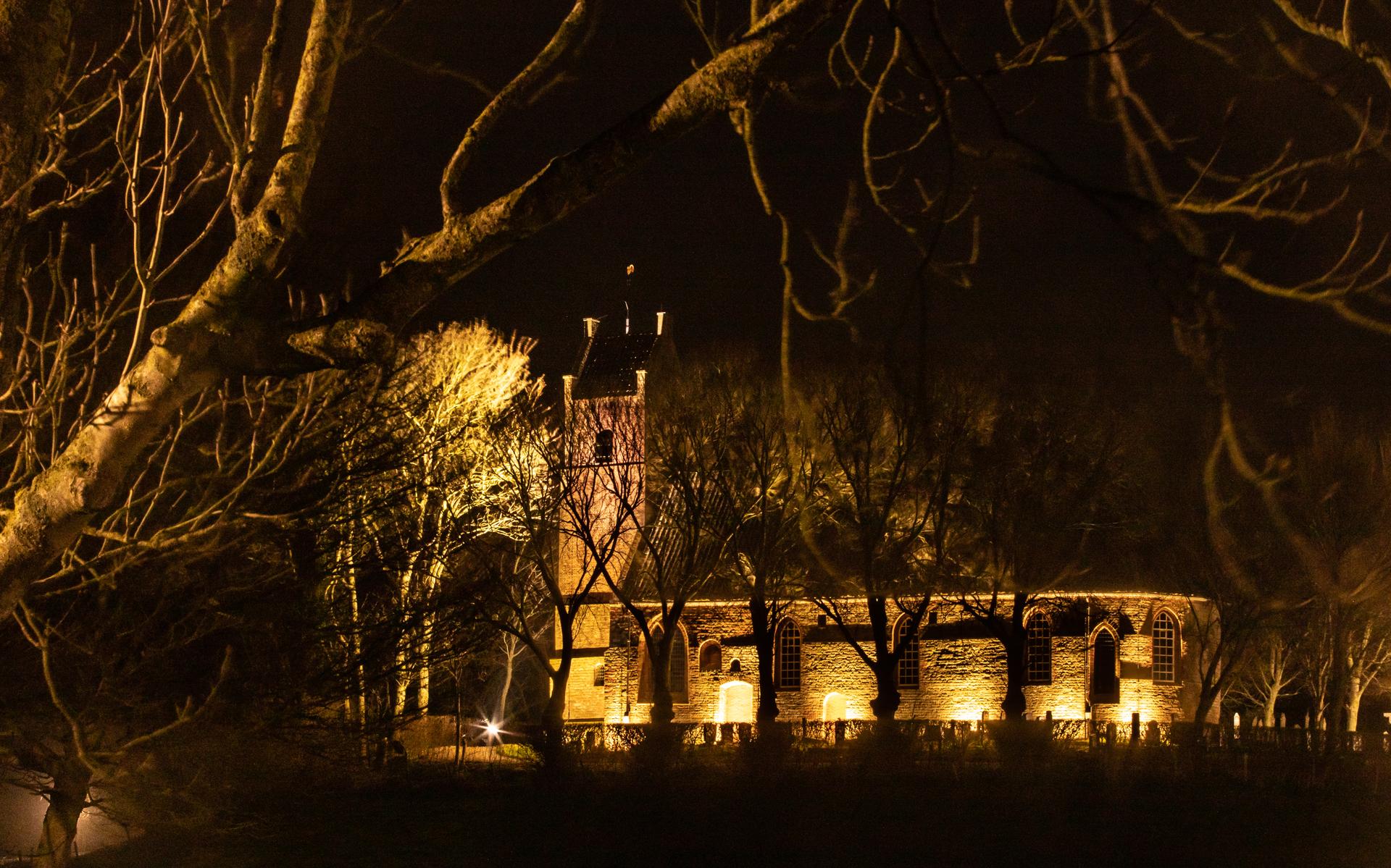 De kerk van Hegebeintum wordt nu duurzaam uitgelicht.