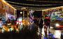 Een explosie van licht en kleur; kerstdorp Wielenpôlle trekt elke avond honderden bezoekers. 
