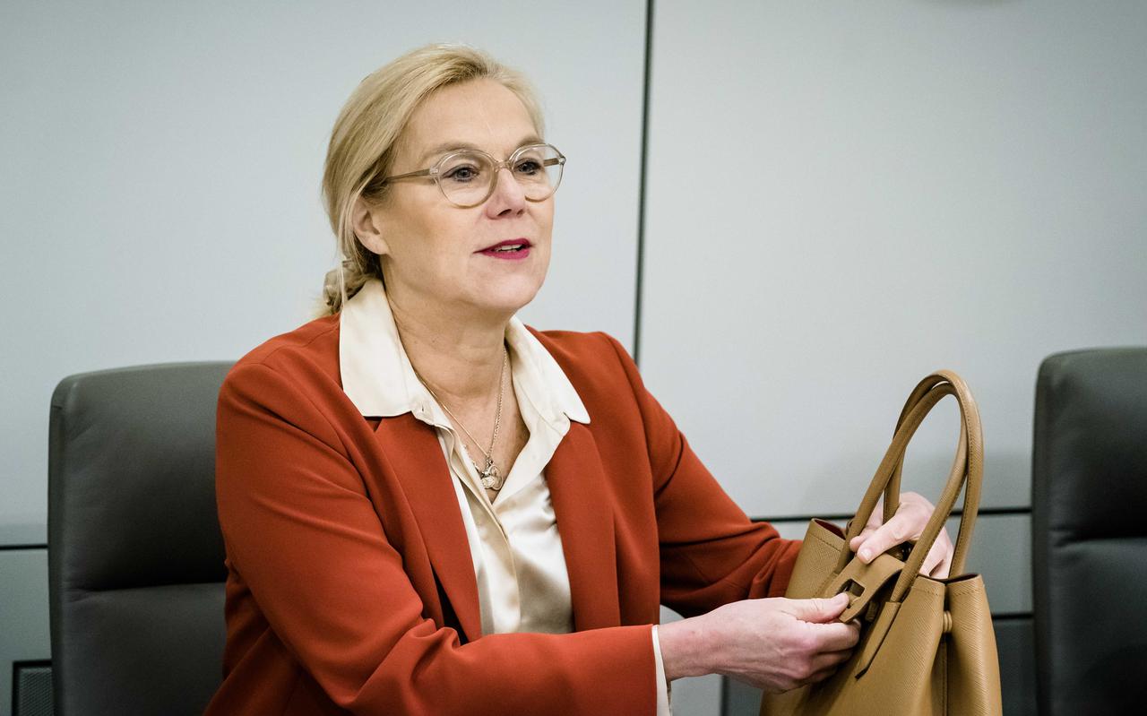 Minister Sigrid Kaag (D66) van Financiën sluit bezuinigingen en lastenverhogingen volgend jaar niet uit. 