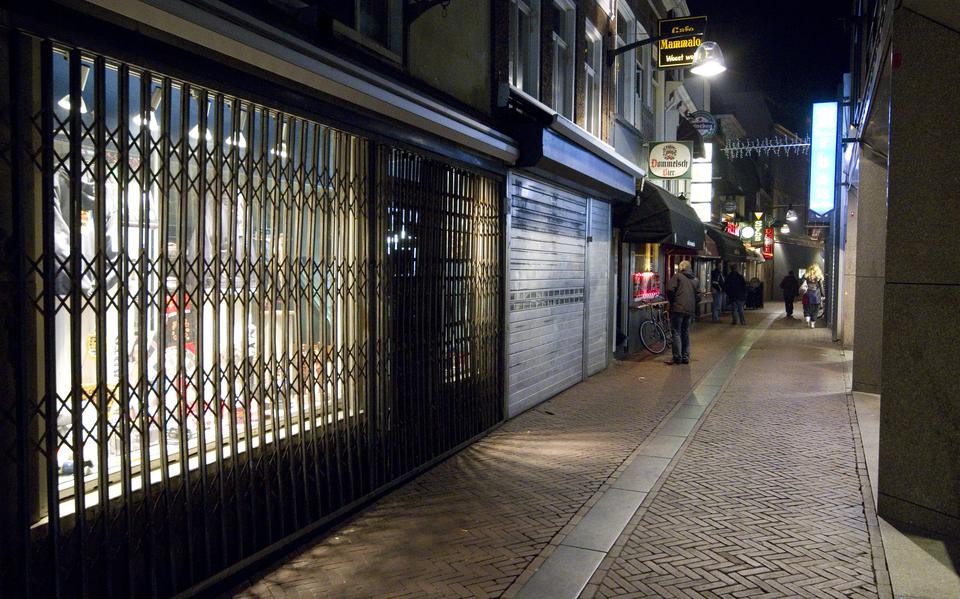 De Doelesteeg in Leeuwarden, waar een avondwinkel moet komen.