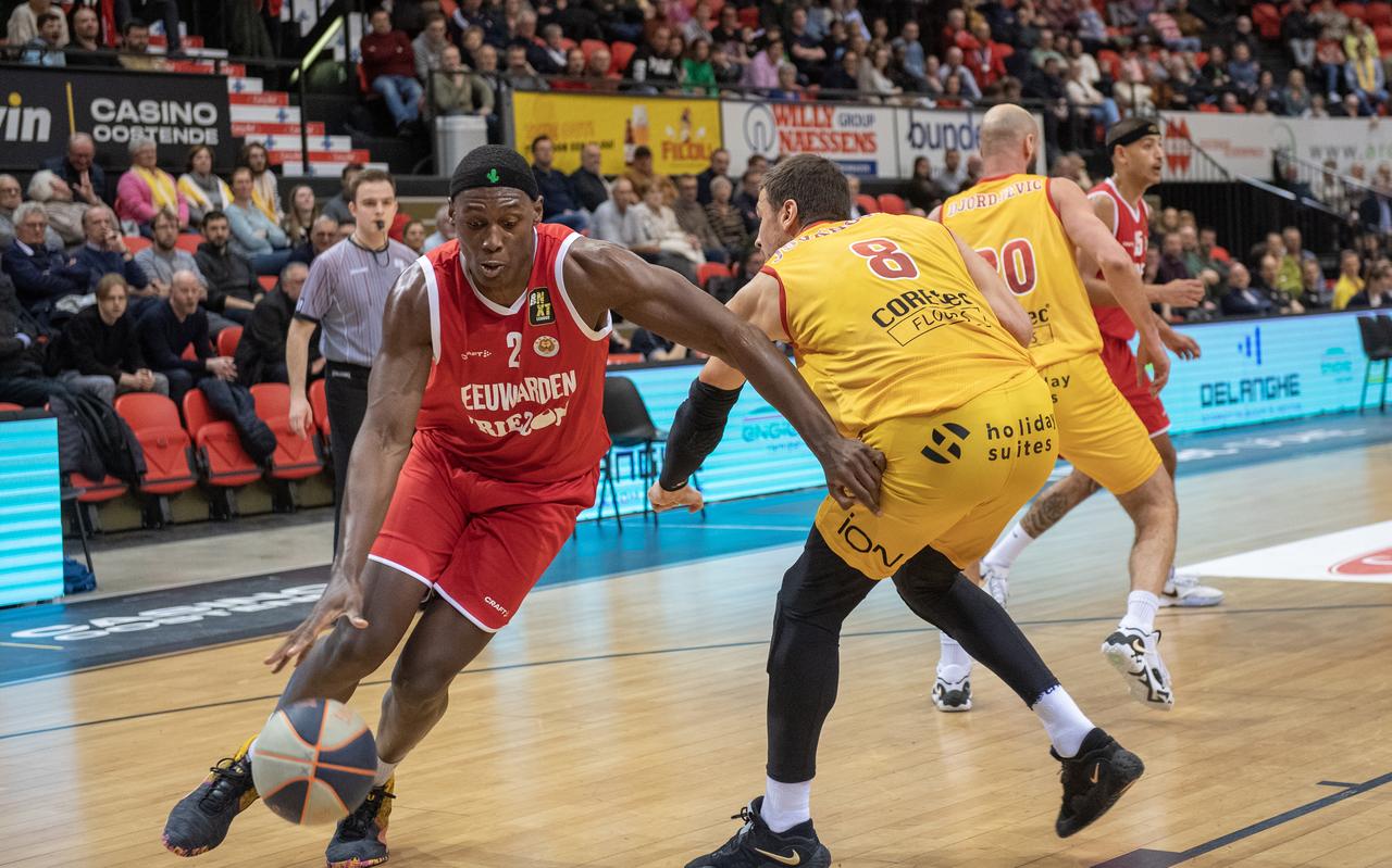 Aris Leeuwarden heeft zaterdagavond met 100-80 verloren van BC Oostende. Aris Leeuwarden heeft zaterdagavond met 100-80 verloren van BC Oostende.