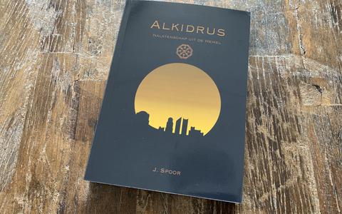 'Alkidrus: Nalatenschap uit de Hemel', het nieuwste boek van science-fictionschrijver Justin Spoor