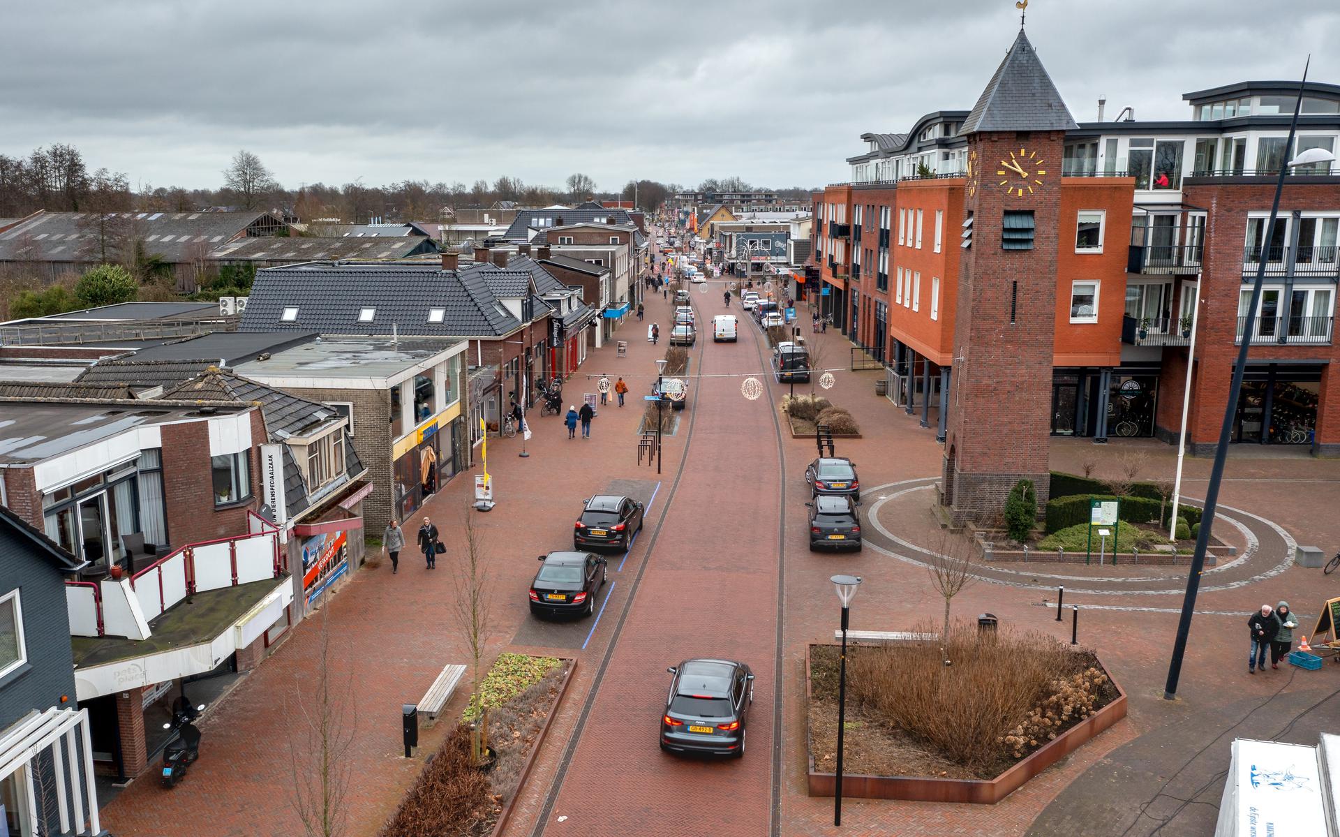 Zicht vanaf het Torenplein in Surhuisterveen, het grootste dorp in de gemeente Achtkarspelen.