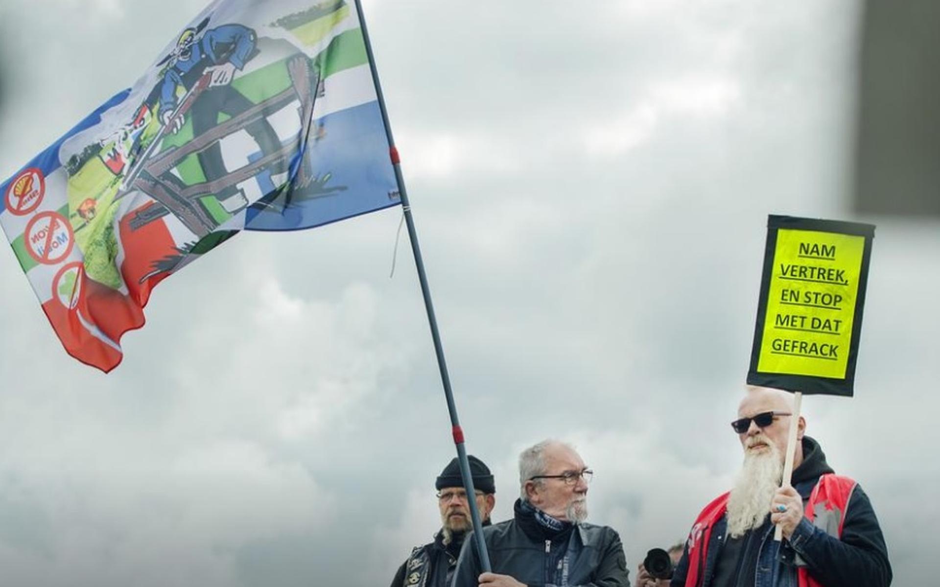 Een protestactie tegen fracking bij Pieterzijl (Fries-Groningse grens).