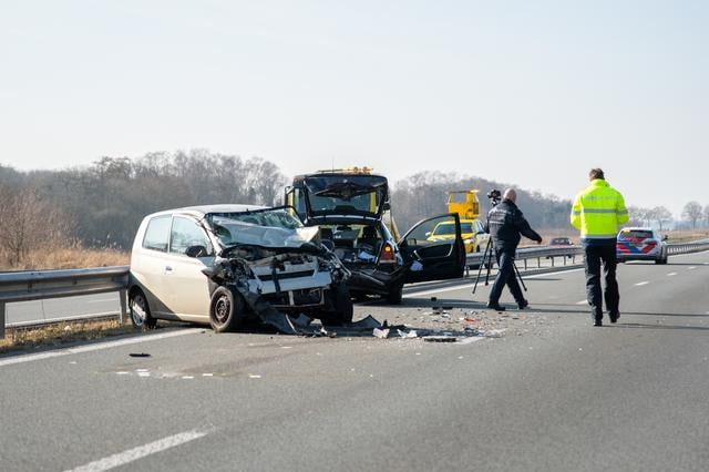 Officier van justitie: dodelijk ongeval N381 bij Donkerbroek gevolg van ‘je reinste wegpiraterij’