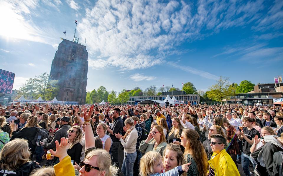 Het Oldehoofsterkerkhof op Bevrijdingsdag in 2022.