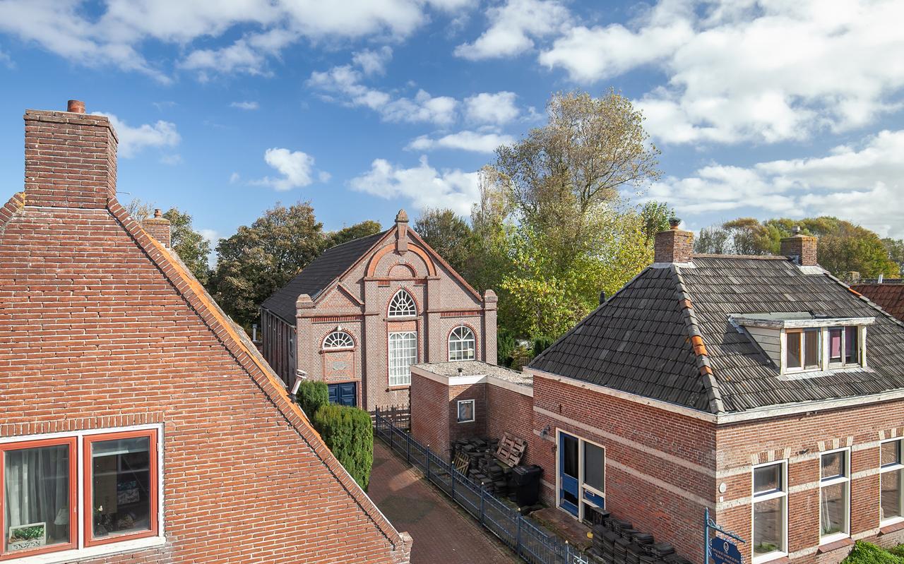 Museumkerk 'Eben Haëzer' staat aan de Haadstrjitte in Wierum. Het gebouw dateert uit 1875. Museumkerk 'Eben Haëzer' staat aan de Haadstrjitte in Wierum. Het gebouw dateert uit 1875.