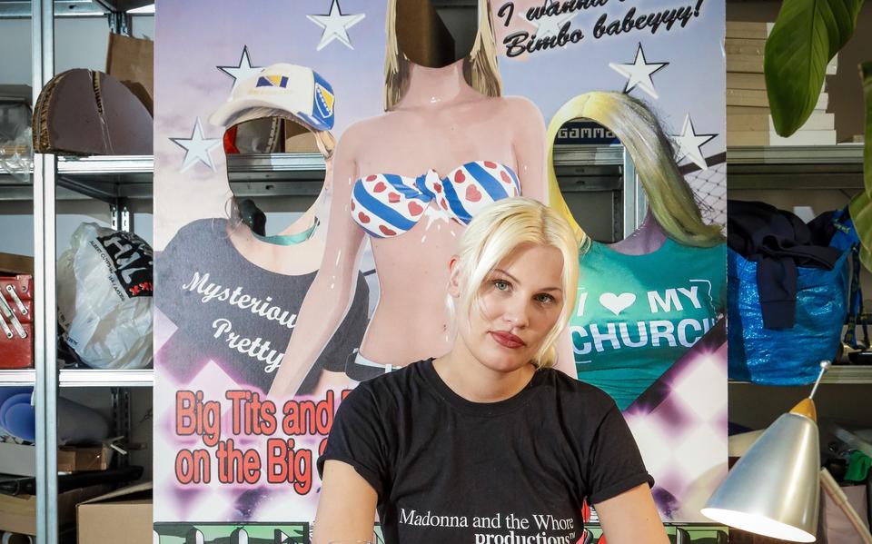 Nelke Mast doet weer eindexamen.