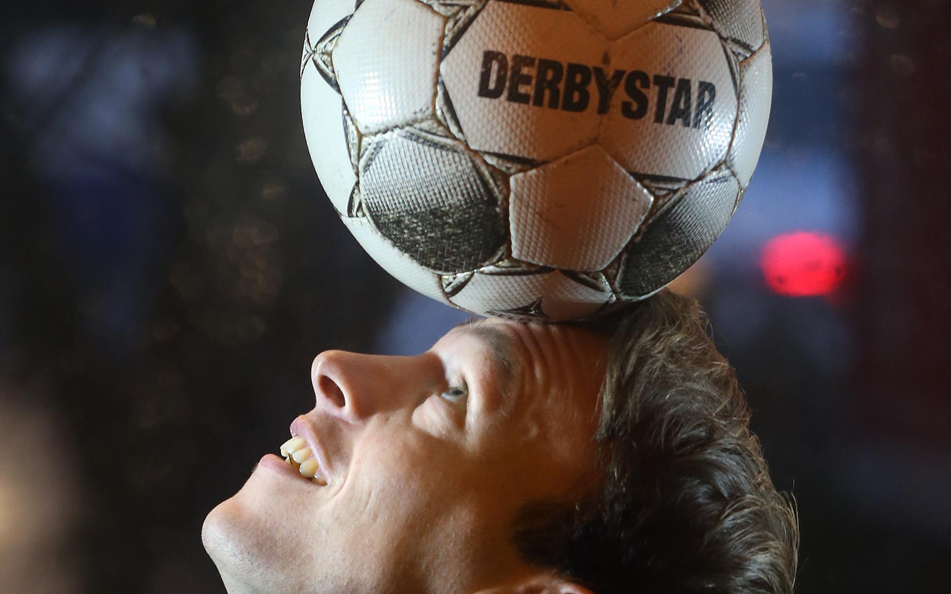 Twee jaar kon Roan-Hein Joostema niet voetballen, maar met winnende goal kon hij eindelijk juichen m