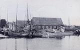 Historische foto van scheepswerf Draaisma of Welgelegen aan het Vliet in Franeker.