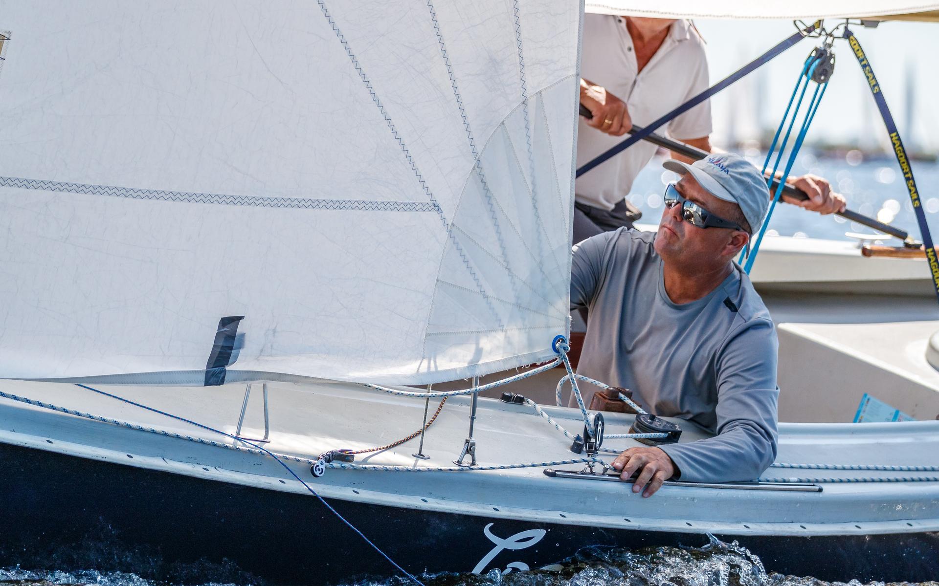 Profzeiler Dirk de Ridder triomfeerde in oceaanraces en de America's Cup, maar kent zijn plaats in d