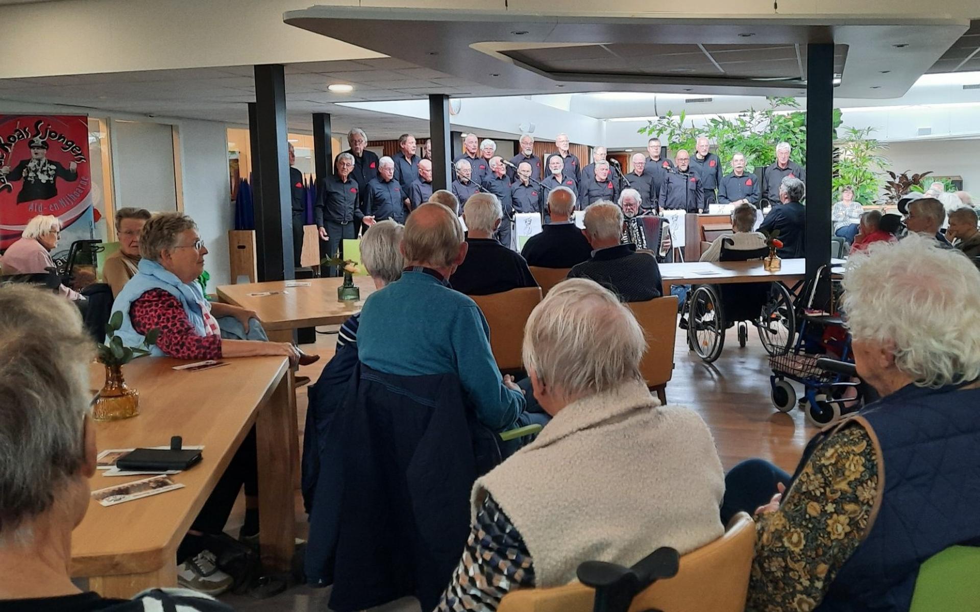 Stichting Dorpshistorie Ureterp van start: aftrap met ‘Jan de Roas Sjongers ‘
