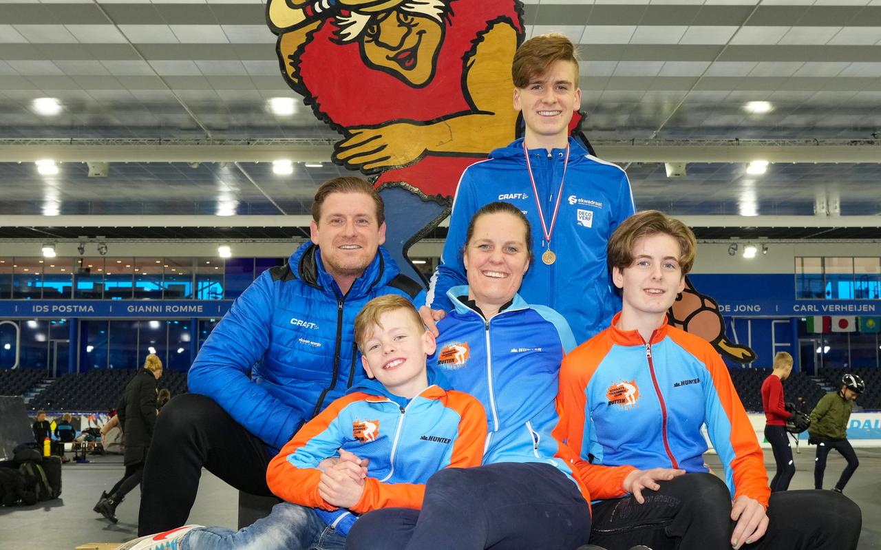 Voor Peter, Lasse, Annelies, Mika en Kaya Kolder (vlnr) is Thialf hun tweede huis geworden. Voor Peter, Lasse, Annelies, Mika en Kaya Kolder (vlnr) is Thialf hun tweede huis geworden.