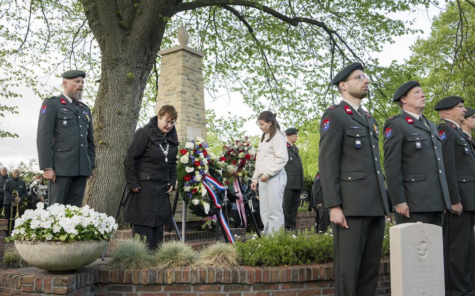 Dodenherdenking gemeente Tytsjerksteradiel bij de Kruiskerk in Burgum.