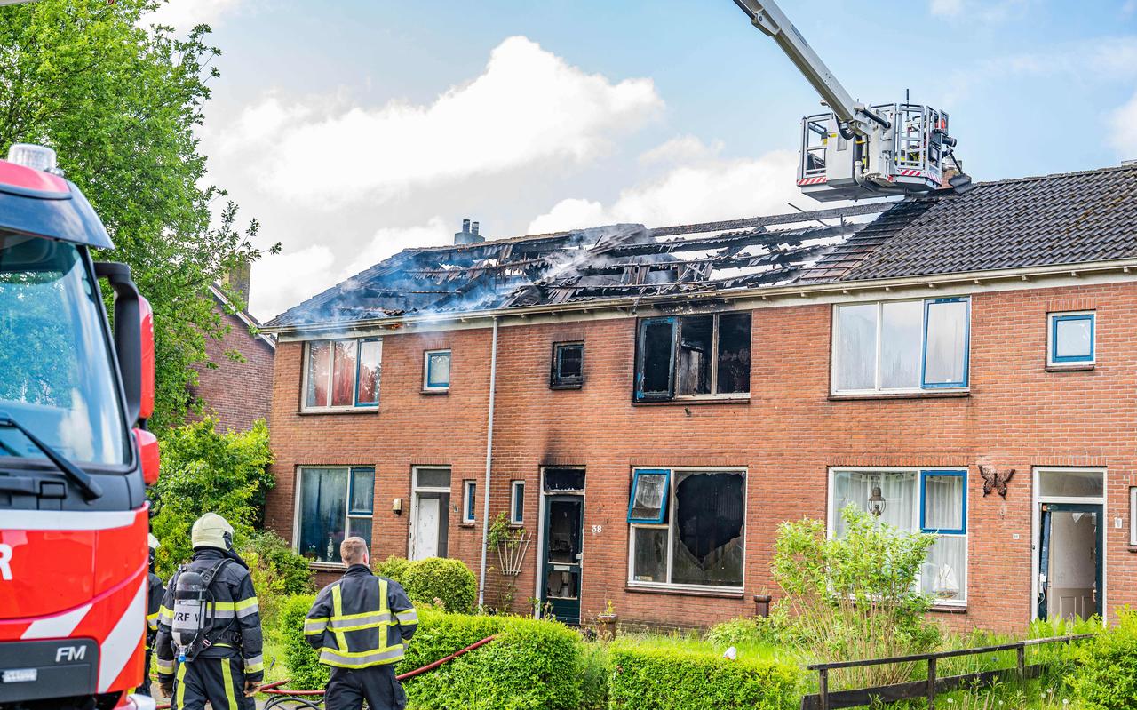 De twee woningen die woensdagochtend door de brand werden verwoest. De twee woningen die woensdagochtend door de brand werden verwoest.