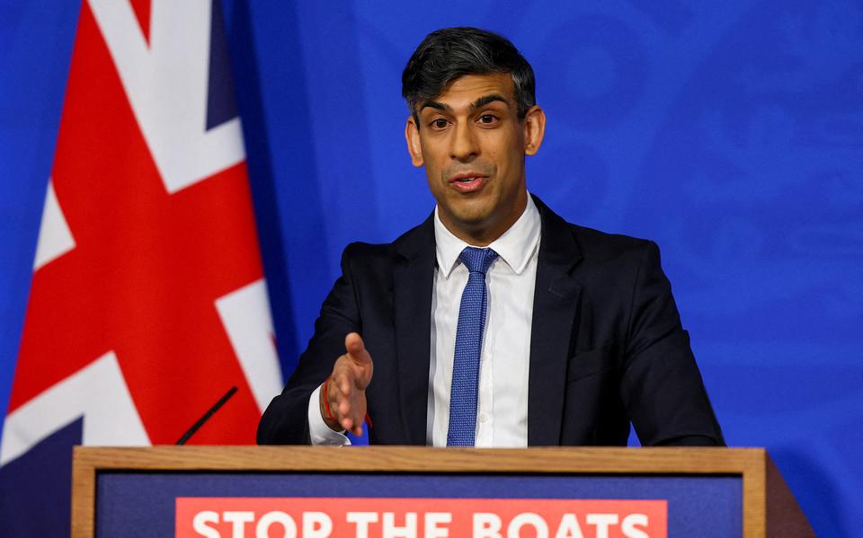 Een belangrijk speerpunt van de Britse premier Rishi Sunak: 'de boten stoppen'.