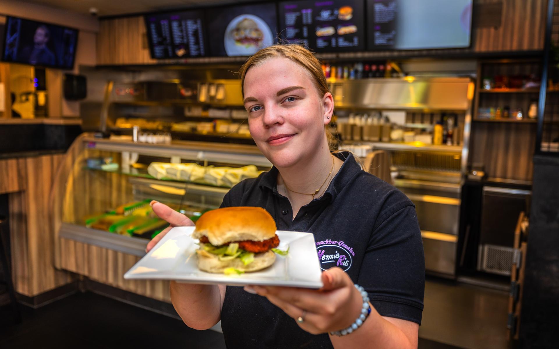 Per week verkopen ze wel vijf kilo aan zelfgemaakte kipburgers.