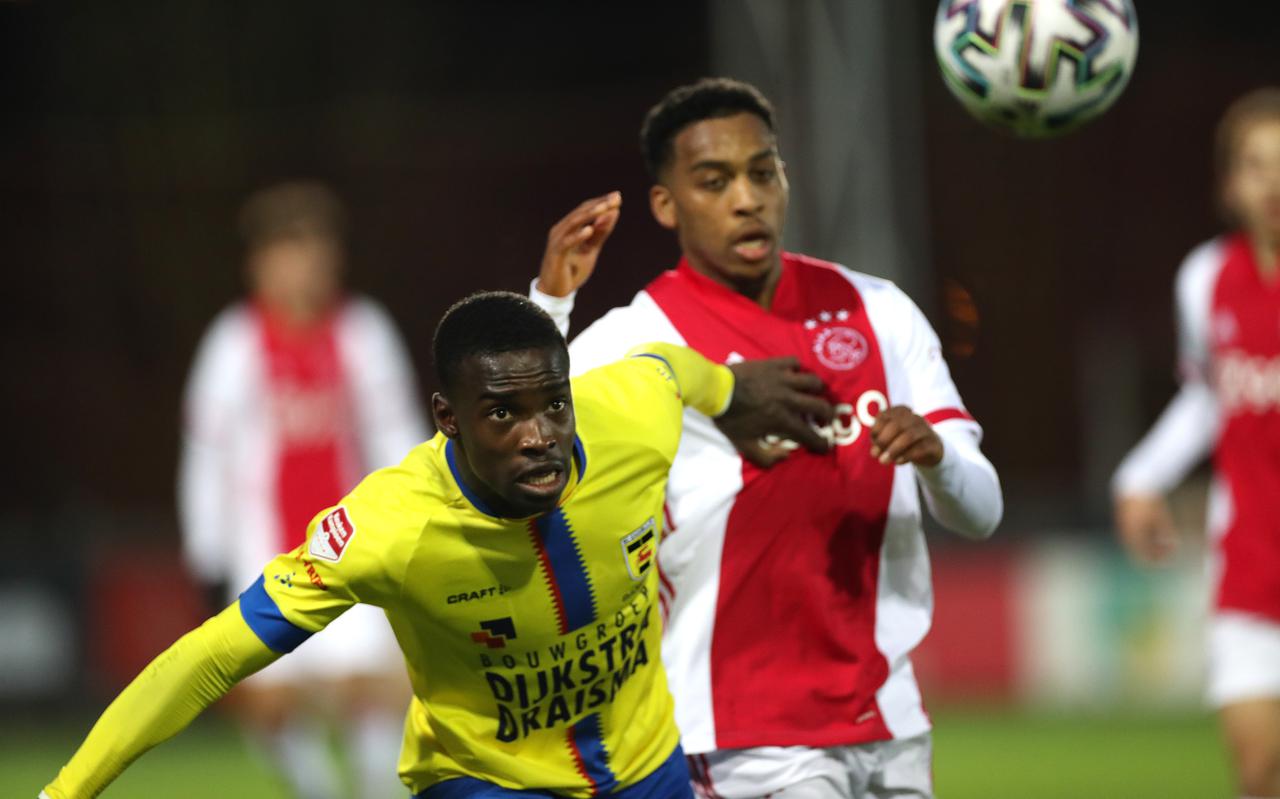 Alex Bangura viel vrijdag al vroeg in tegen Jong Ajax en mag vanavond starten tegen de beloften van FC Utrecht.
