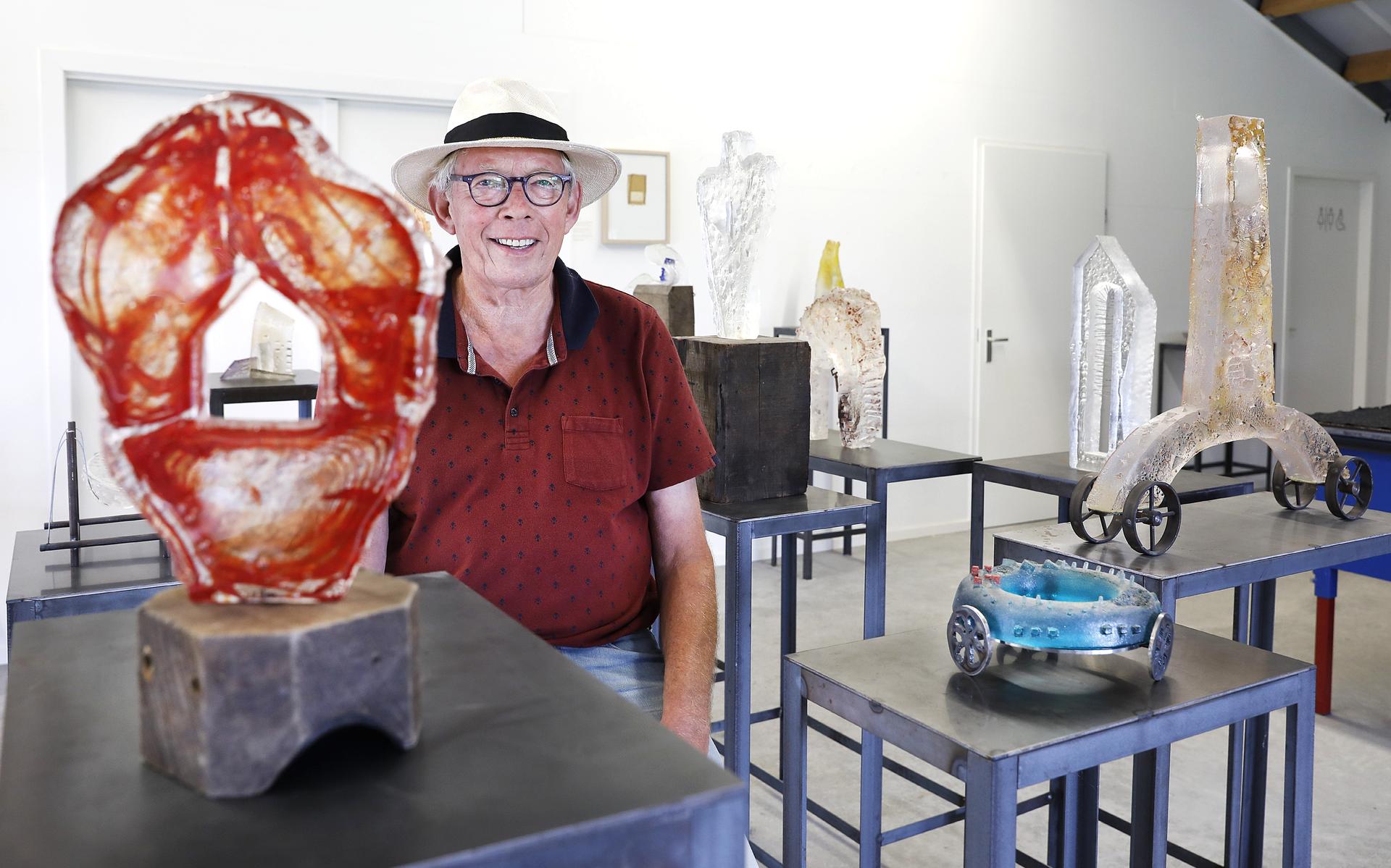 Glaskunst van Jan Hooghiemstra uit Oentsjerk gaat de wereld weer in