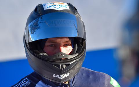 Dennis Veenker mag in februari afdalen in de olympische bobsleebaan van Peking.