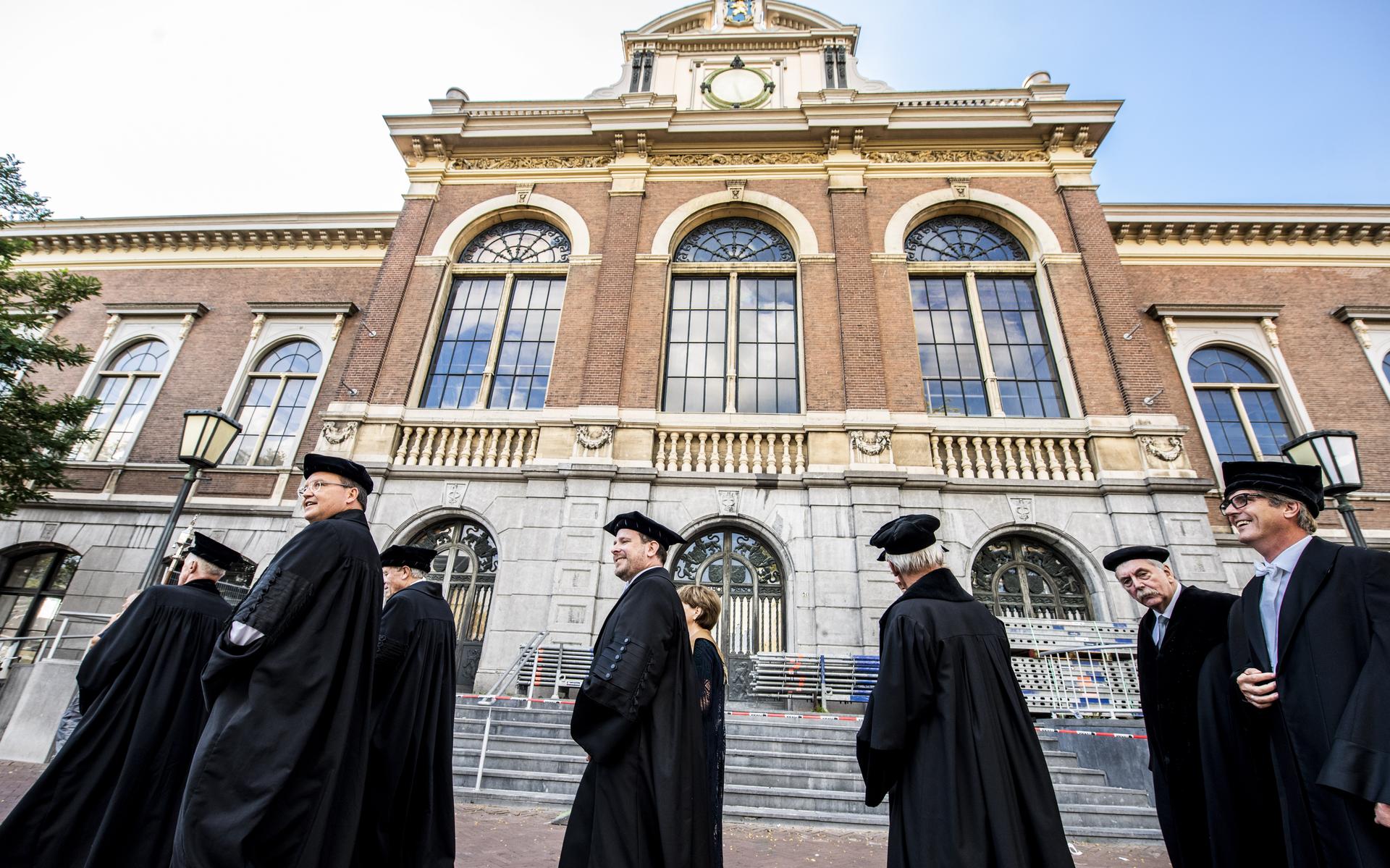 Openingshandeling van het University College.