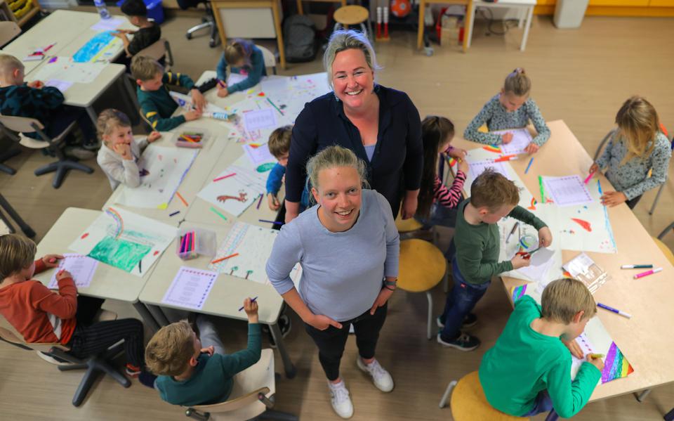 Leerkracht en coördinator passend onderwijs Sietske Rypma en schoolleider Anneke Bosma zijn trots op de onderwijskwaliteit op katholieke basisschool Sint Radboud in Jirnsum. 