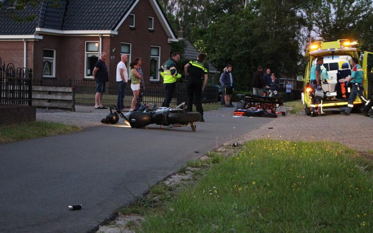 Motorrijder gewond bij eenzijdig ongeval in Ureterp. Motorrijder gewond bij eenzijdig ongeval in Ureterp.