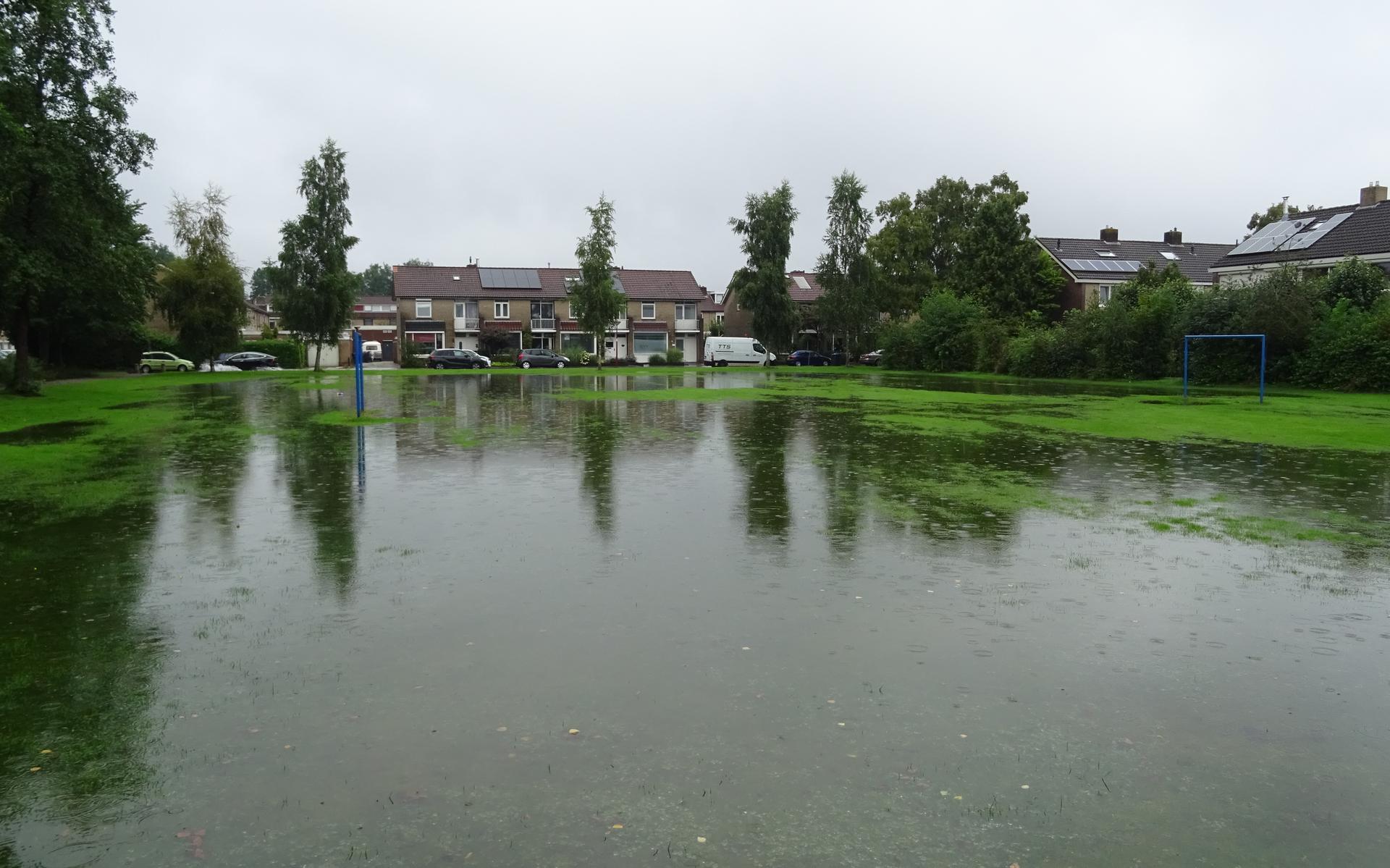 Waarom bleven de buien in Friesland zo ontzettend lang hangen? - Leeuwarder Courant