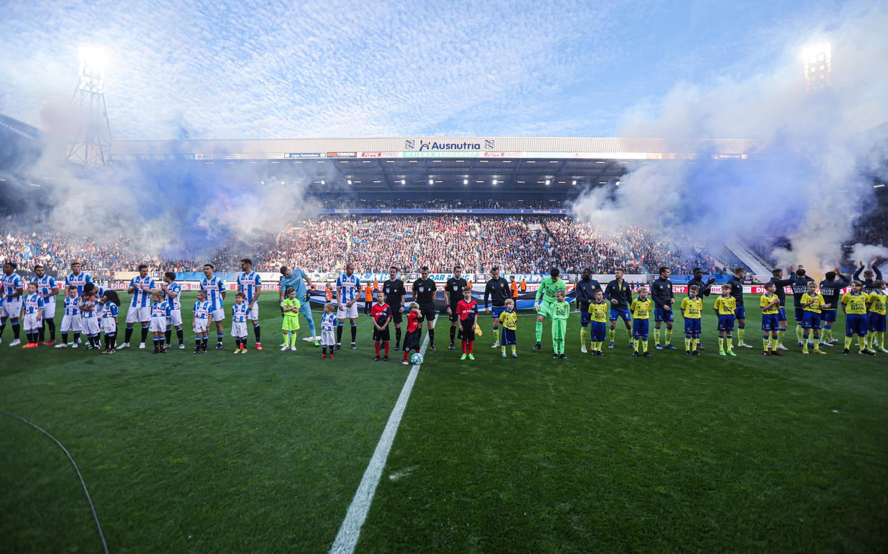 Het voetbalstadion van SC Heerenveen, vorige maand tijdens de derby Heerenveen-Cambuur. Het voetbalstadion van SC Heerenveen, vorige maand tijdens de derby Heerenveen-Cambuur.